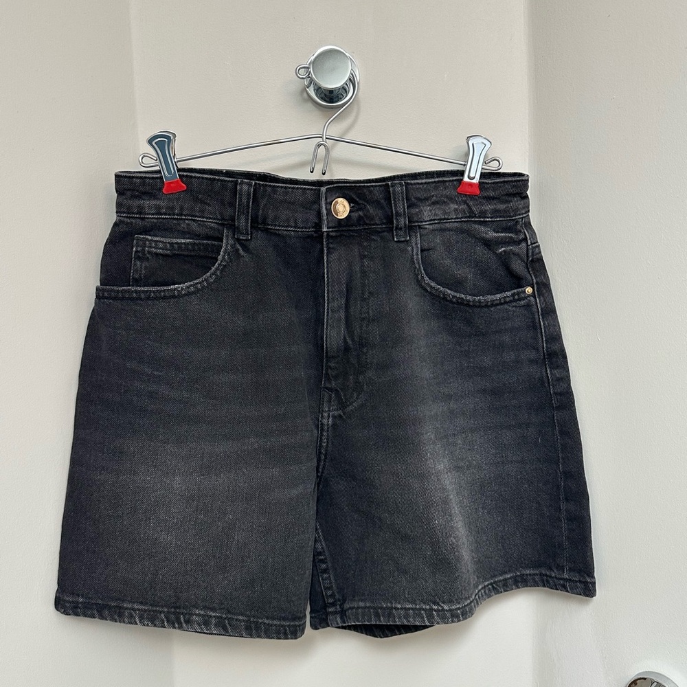 Zara Black Jean Shorts High-Waisted Vintage Look
